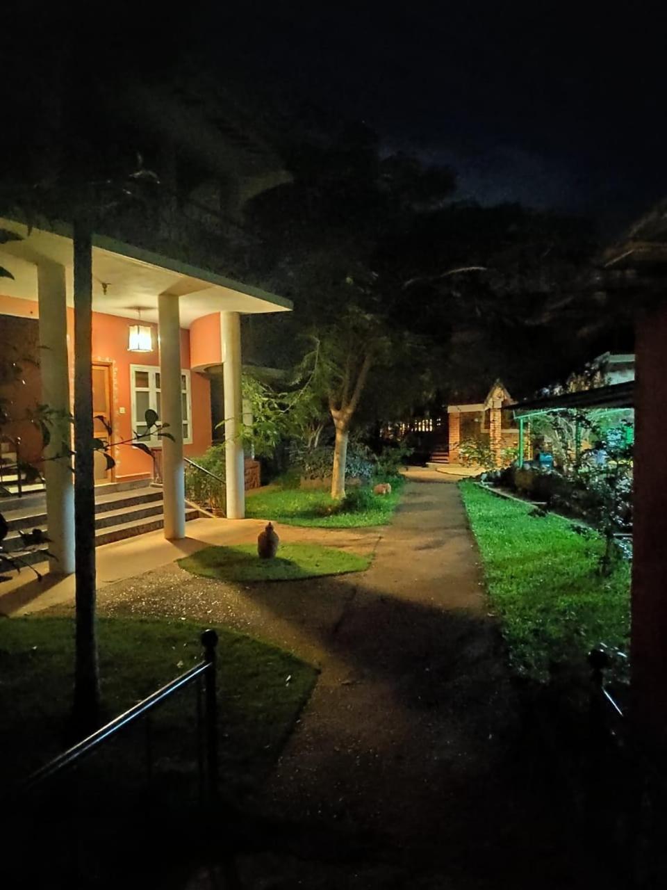 Inn Pondiville Forest Retreat Пондичерри Экстерьер фото