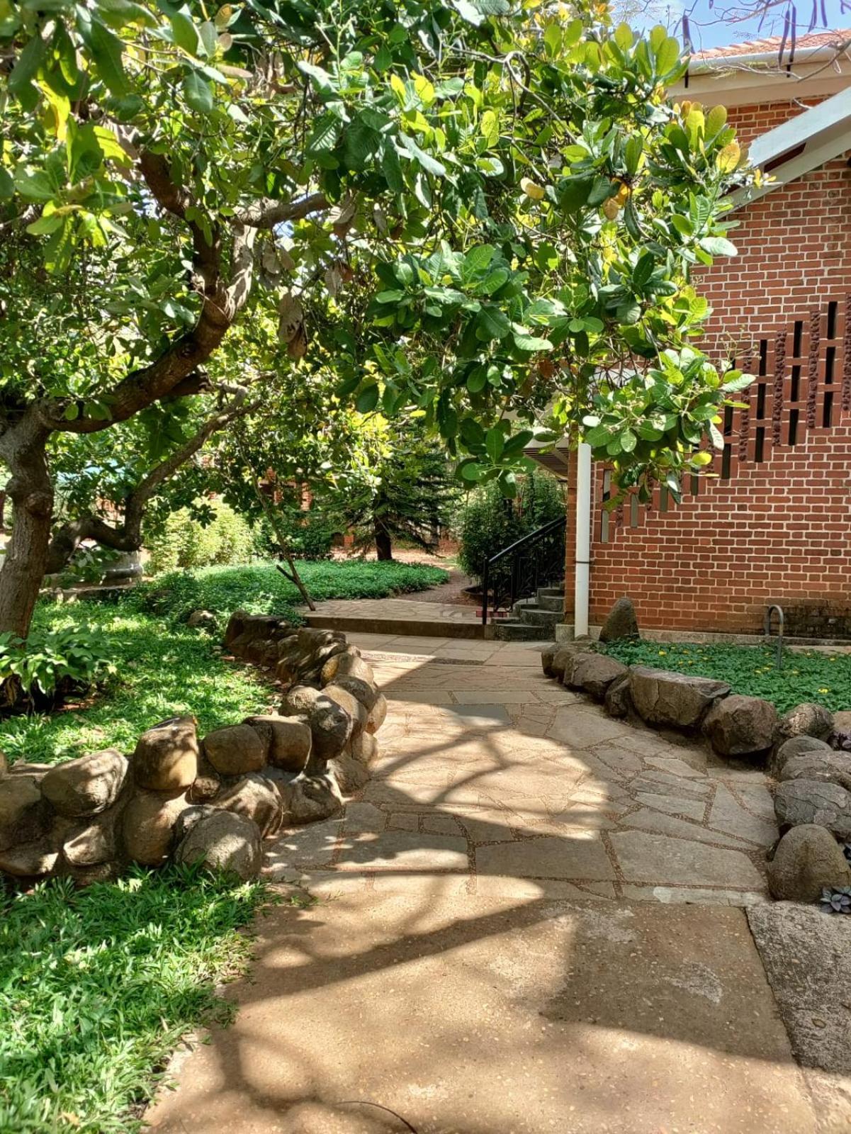 Inn Pondiville Forest Retreat Пондичерри Экстерьер фото